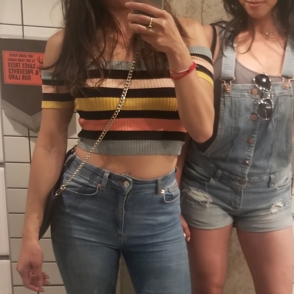 Lulu's off shoulder crop top - Picture 2 of 3